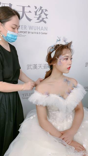 武汉天姿美容美发培训学校   关注 g 私信 = 主页 相册 3120 关注